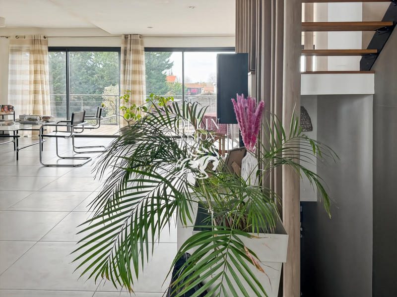 Villa - 200 m² - 6 pièces