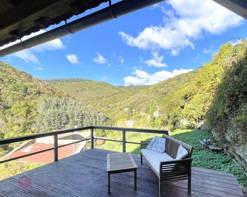 Maison de village - 289 m² - 9 pièces