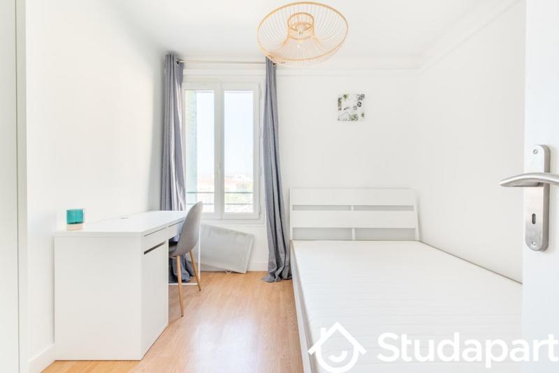 Chambre - 11 m² - 1 pièce