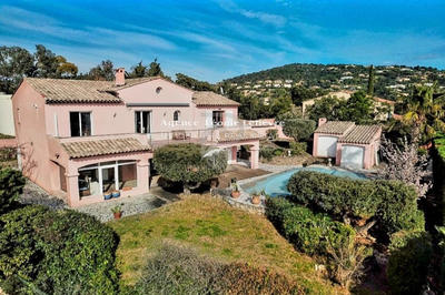 Maison - 180 m² - 5 pièces