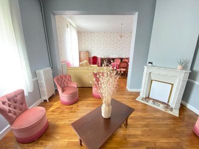 Maison - 140 m² - 5 pièces