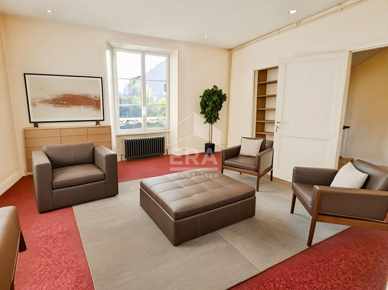 Bureau - 146 m² - 6 pièces