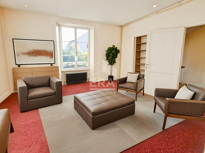 Bureau - 146 m² - 6 pièces