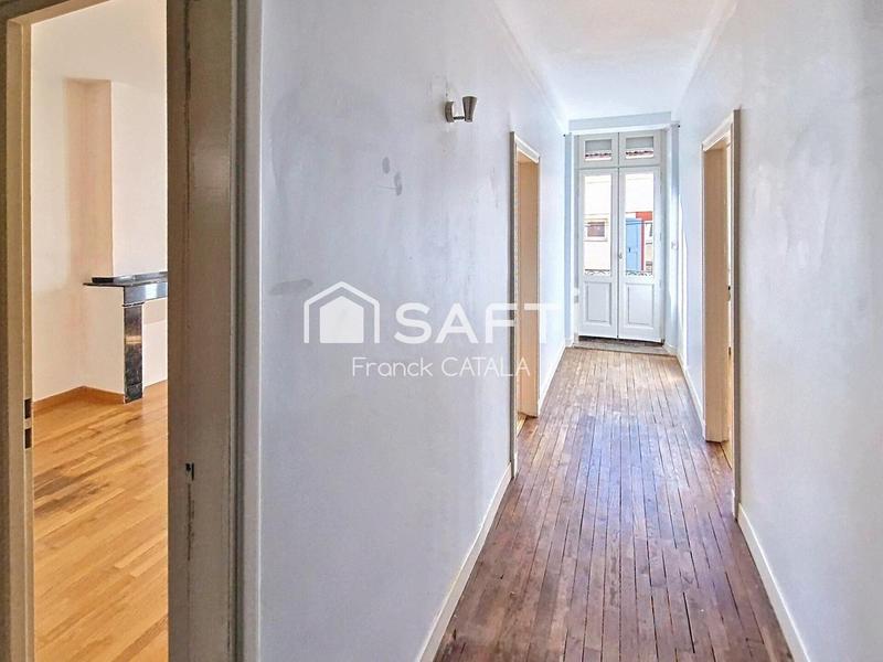 Maison - 225 m² - 9 pièces