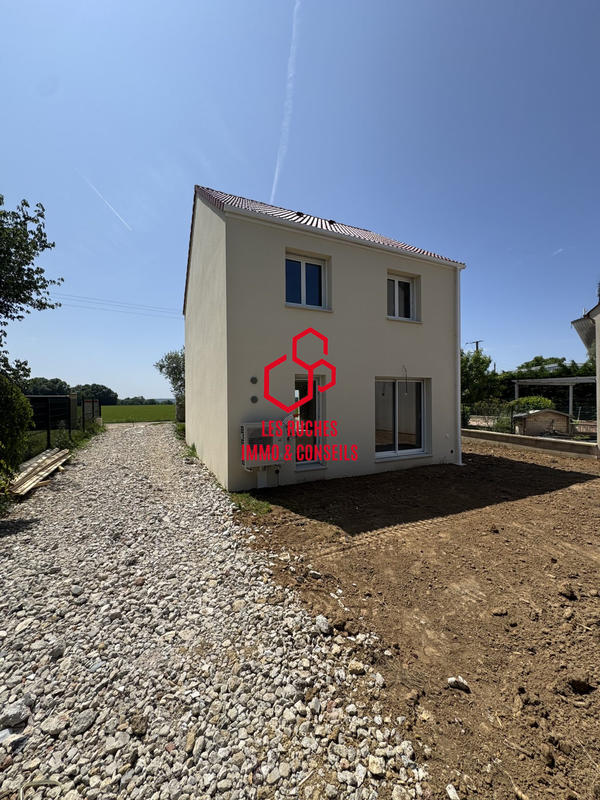 Maison traditionnelle - 93 m² - 4 pièces