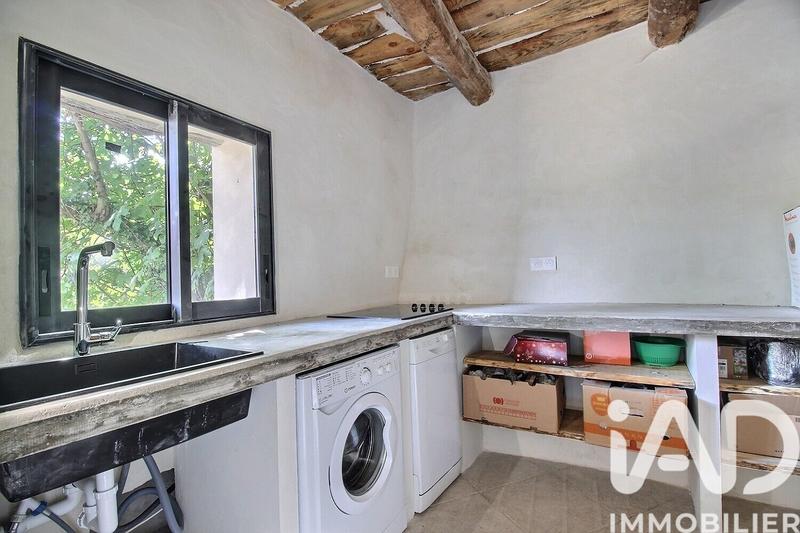 Maison - 220 m² - 8 pièces