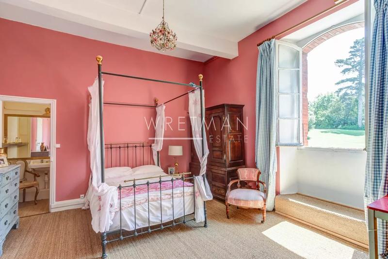 Château - 542 m² - 20 pièces