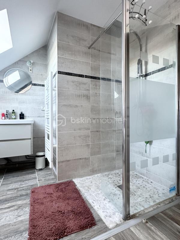 Pavillon - 130 m² - 7 pièces