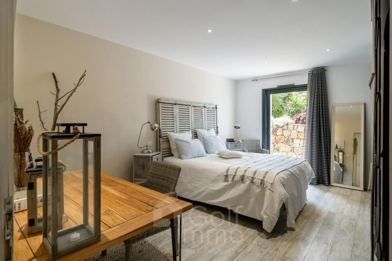 Villa - 220 m² - 5 pièces