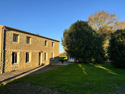 Maison - 222 m² - 7 pièces