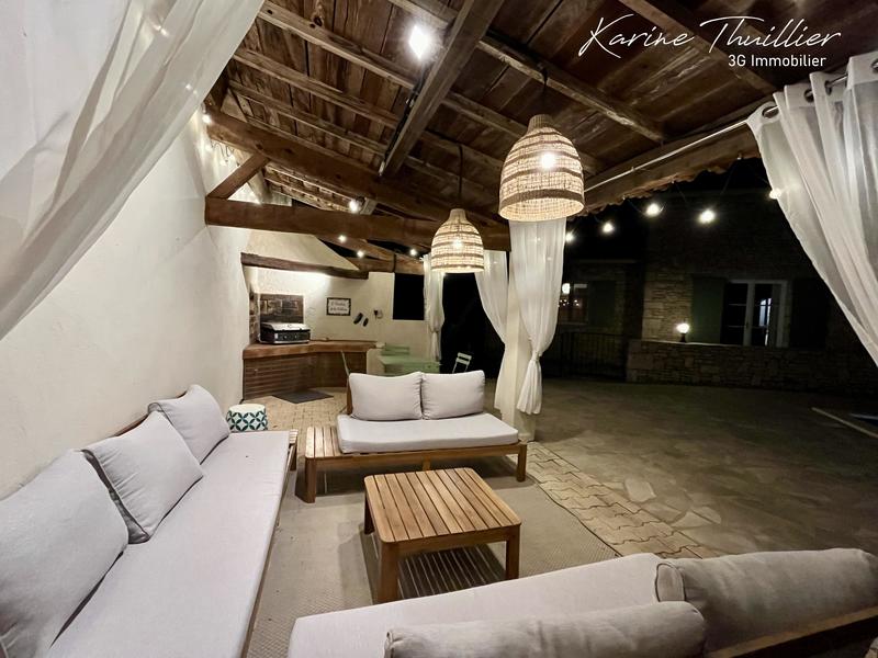 Maison en pierre - 247 m² - 7 pièces