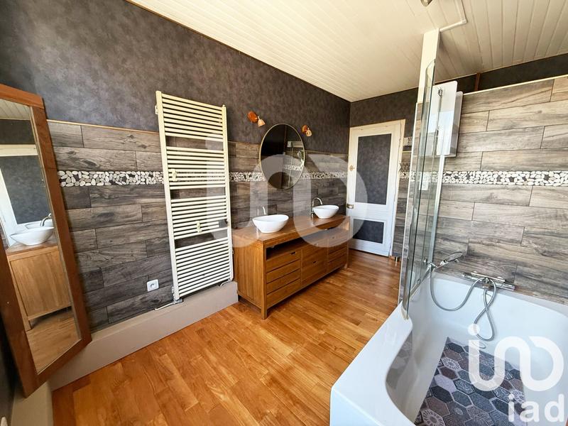 Maison - 195 m² - 8 pièces