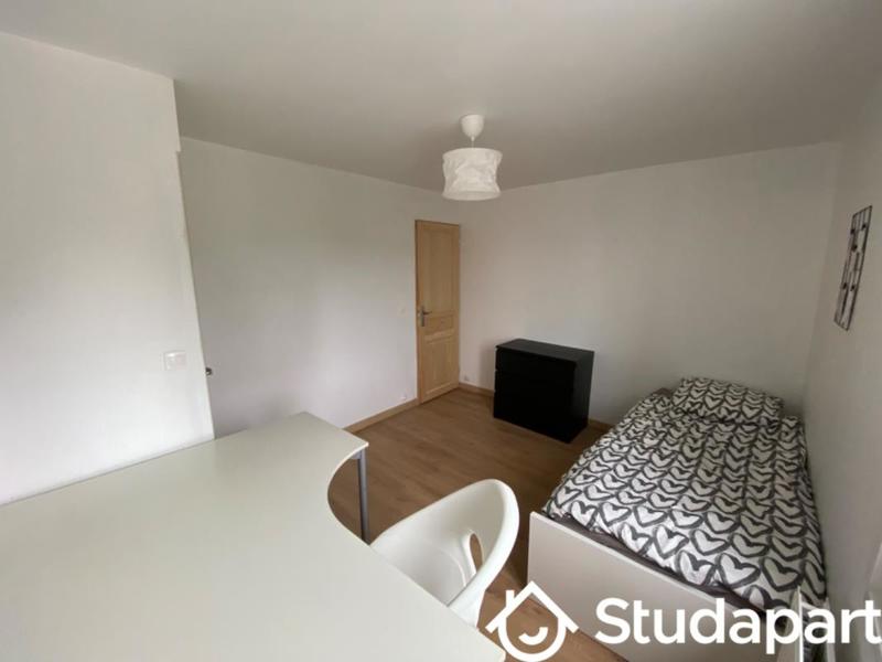 Chambre - 10 m² - 1 pièce