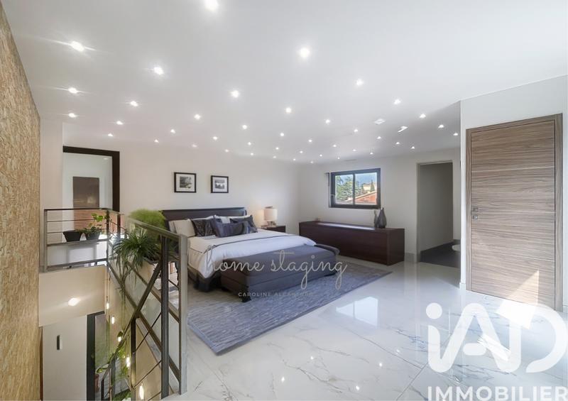 Maison - 195 m² - 5 pièces