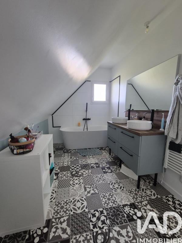 Maison - 99 m² - 5 pièces