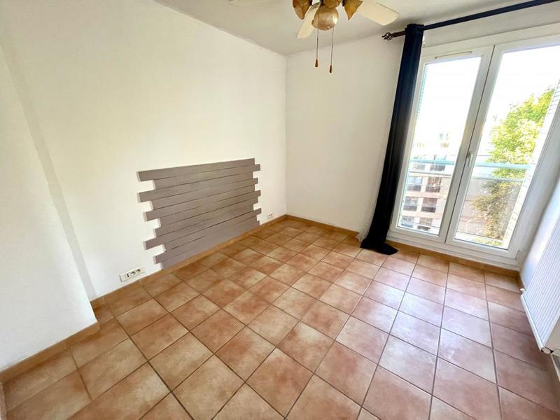 Appartement - 77 m² - 5 pièces