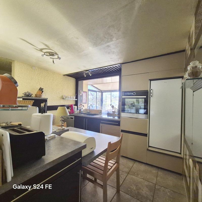 Villa - 201 m² - 10 pièces