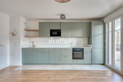 Appartement - 80 m² - 4 pièces