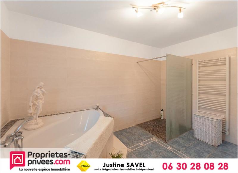 Maison - 225 m² - 8 pièces