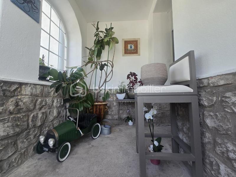 Propriété - 200 m² - 5 pièces