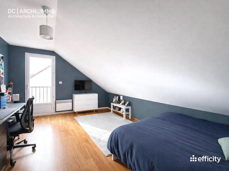 Maison - 200 m² - 7 pièces