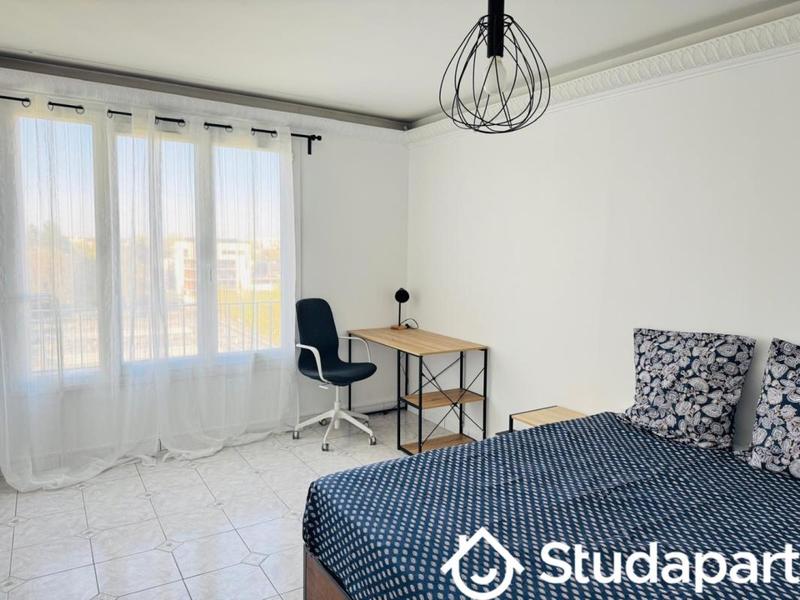 Chambre - 11 m² - 1 pièce