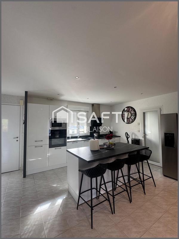 Maison - 104 m² - 6 pièces