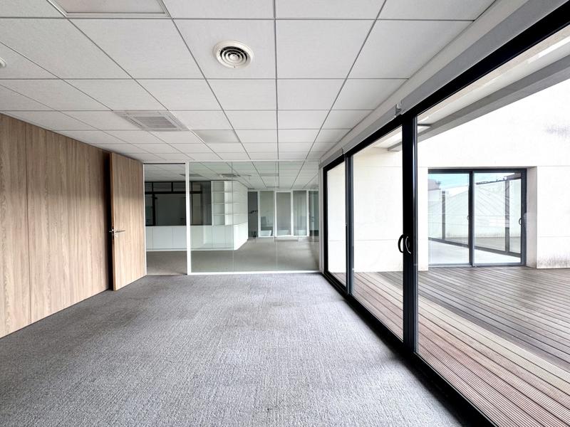 Bureau - 543 m²