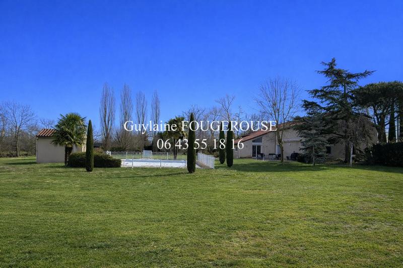 Maison - 325 m² - 13 pièces