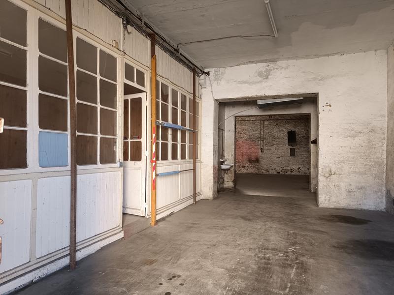 Local commercial - 233 m²