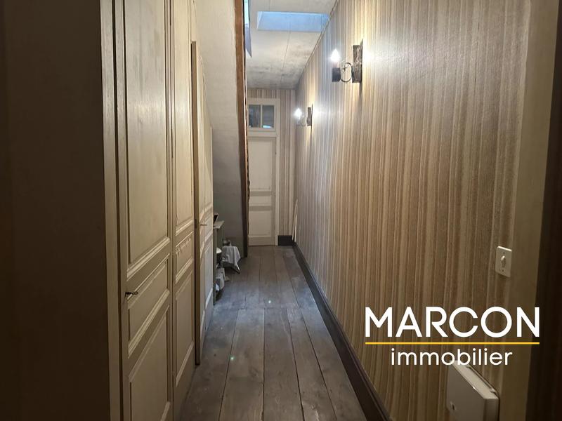 Maison - 302 m² - 15 pièces