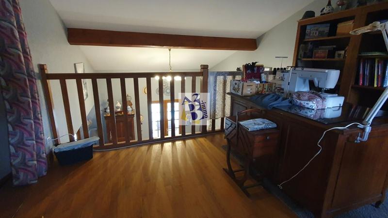 Maison - 260 m² - 9 pièces