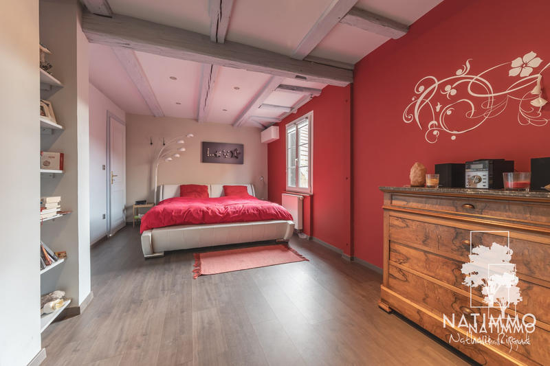 Maison traditionnelle - 230 m² - 7 pièces