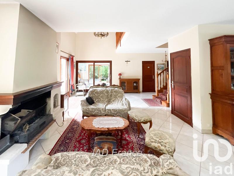 Maison - 232 m² - 9 pièces