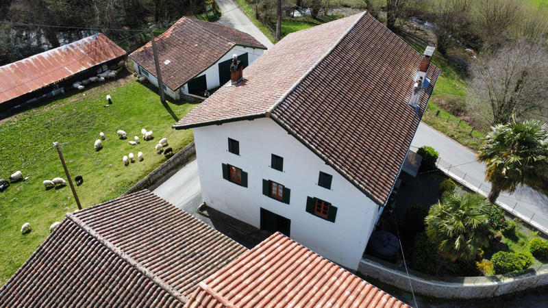 Maison - 185 m² - 8 pièces