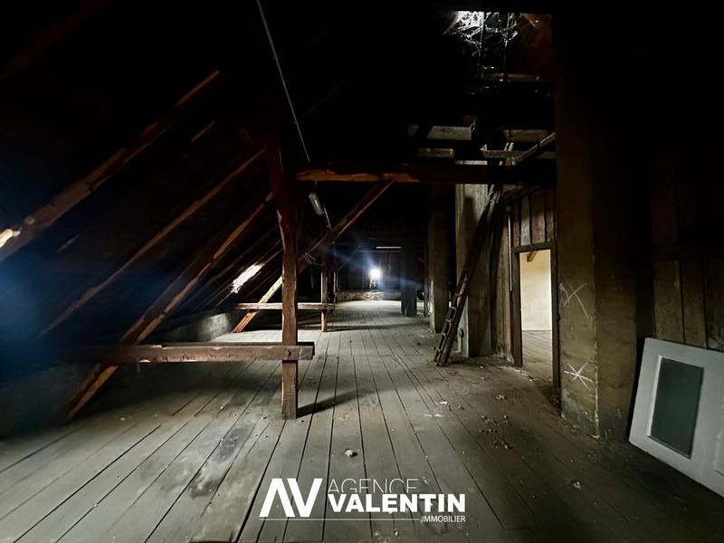 Appartement - 684 m² - 6 pièces