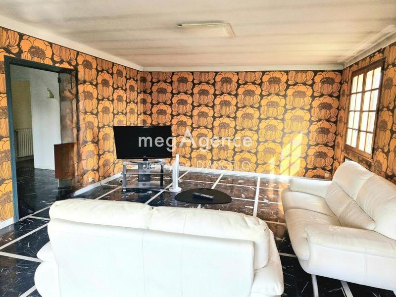 Appartement - 184 m² - 6 pièces