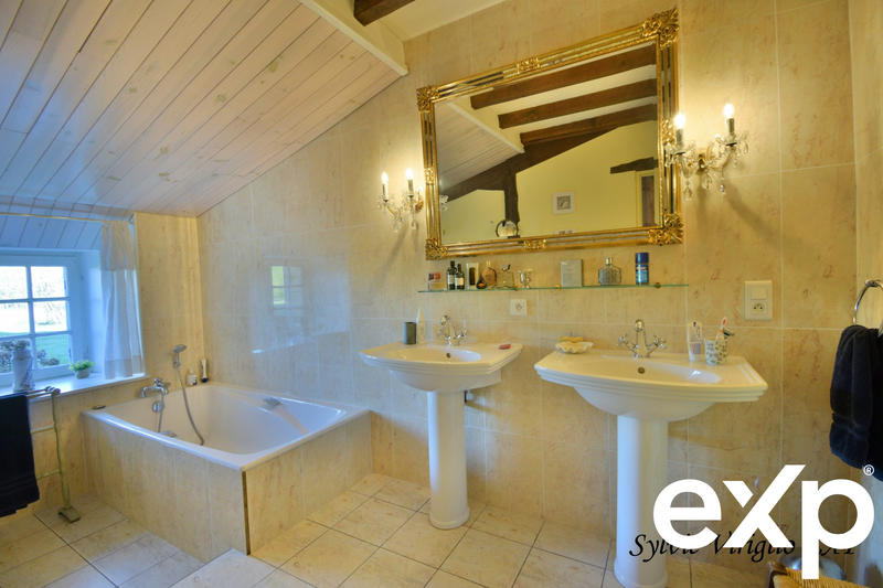 Maison - 207 m² - 6 pièces