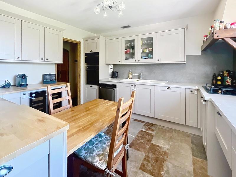 Villa - 260 m² - 9 pièces