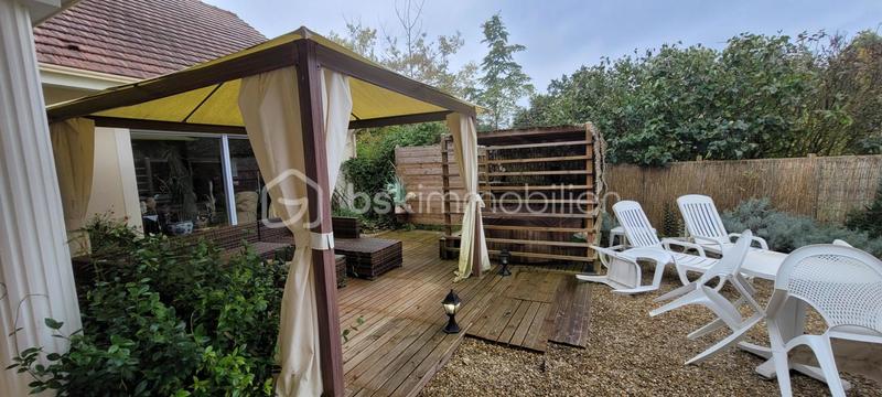 Maison - 230 m² - 8 pièces