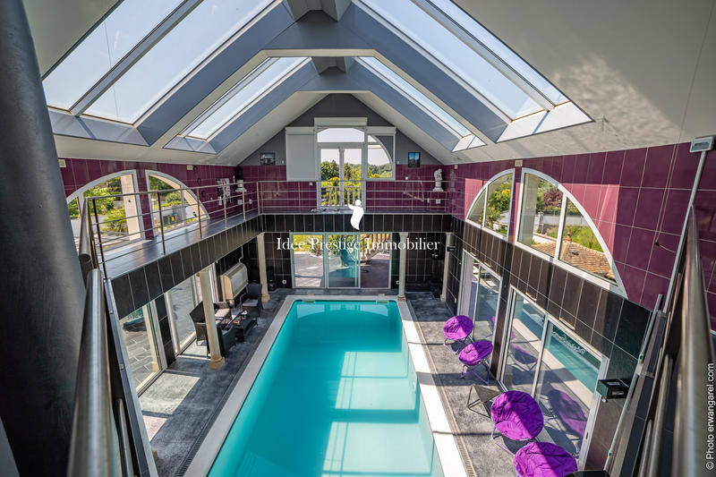 Maison contemporaine - 574 m² - 15 pièces