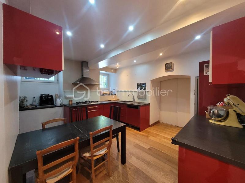 Maison - 194 m² - 8 pièces