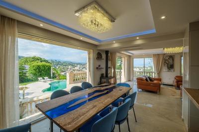 Villa - 258 m² - 14 pièces