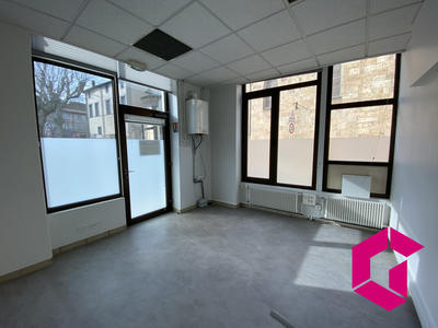 Local commercial - 72 m² - 5 pièces