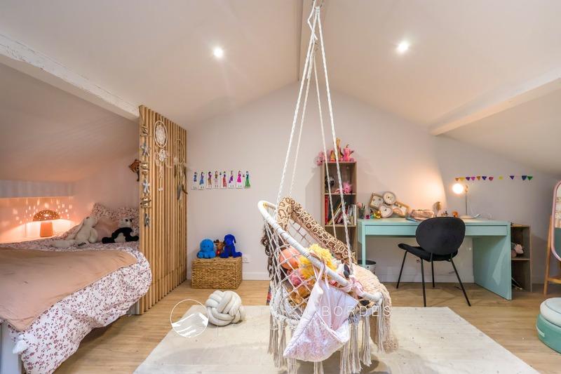 Loft - 132 m² - 5 pièces