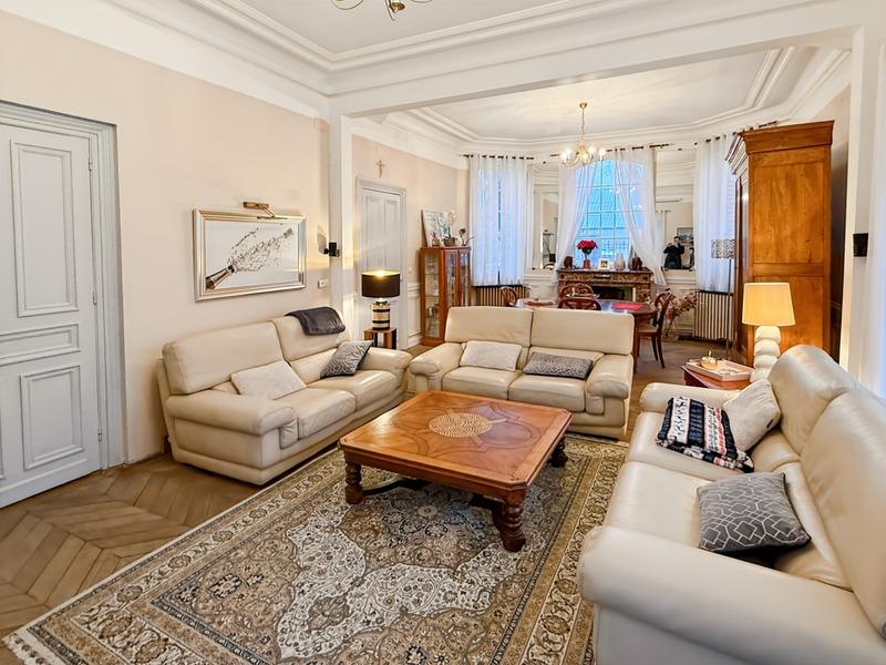 Maison bourgeoise - 289 m² - 13 pièces