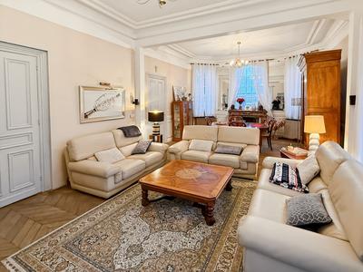 Maison bourgeoise - 289 m² - 13 pièces