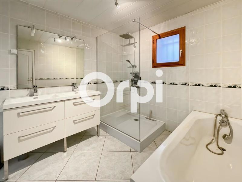 Maison - 122 m² - 6 pièces