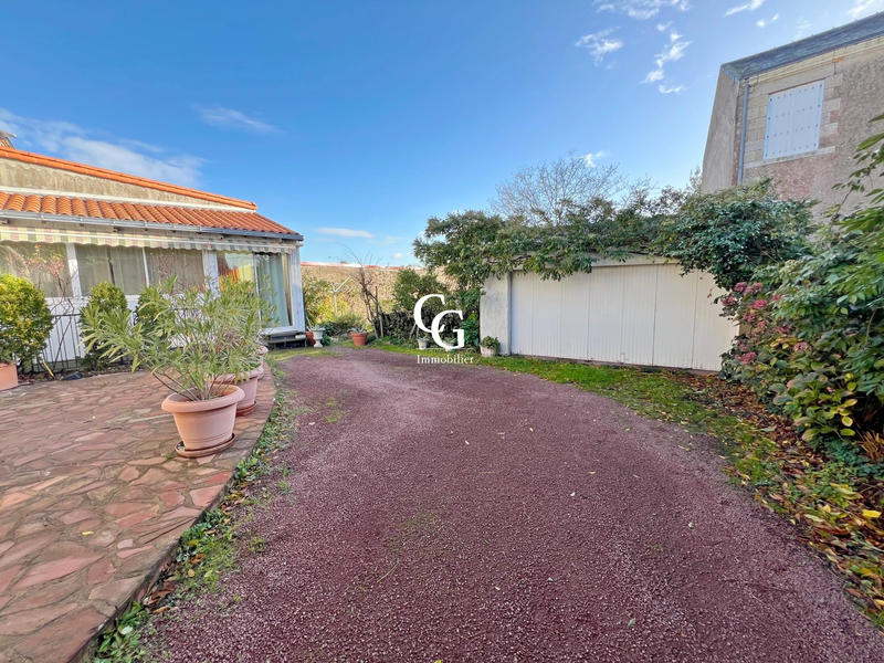 Maison - 208 m² - 6 pièces