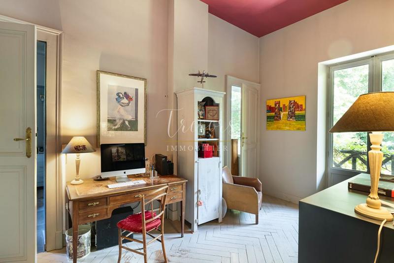 Demeure - 363 m² - 9 pièces